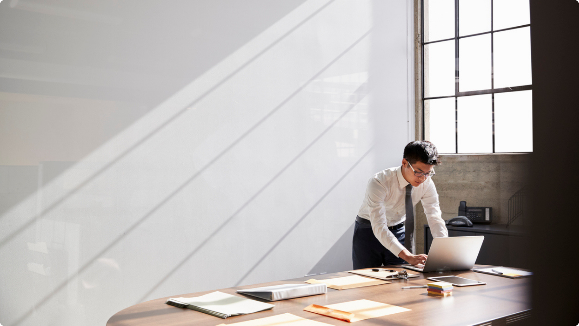 Silo working - shown by a professional in an office alone